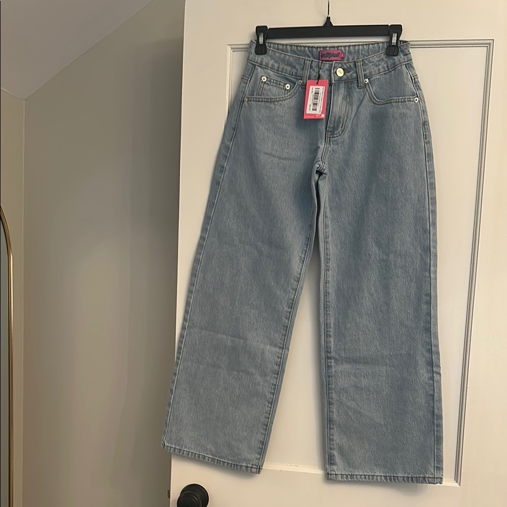 Edikted petite Rae Lynn washed low rise Jeans